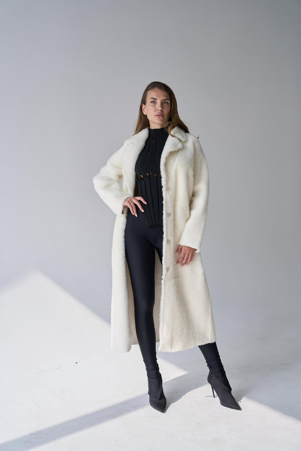 Elegant Women's Sheepskin Coat in Ivory White