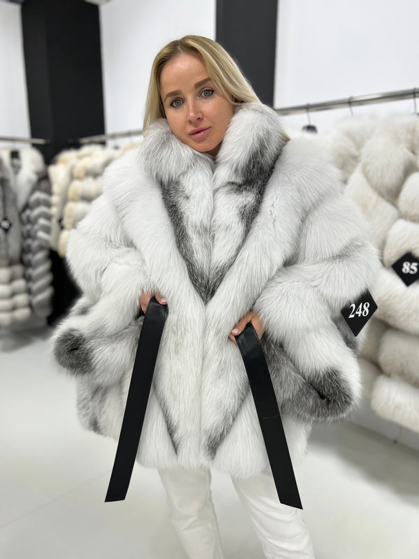 Loose fox fur coat under the belt