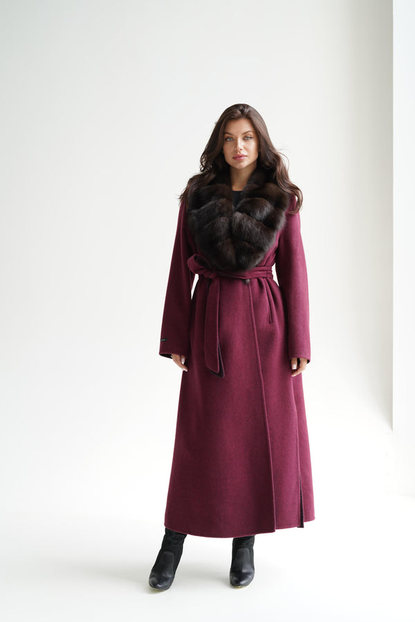 Luxury coat in burgundy sable collar