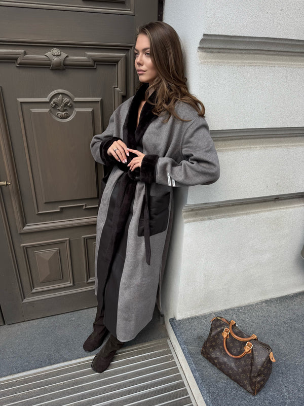 Grey Loro Piana cashmere coat, full-length 125 cm, featuring elegant waist belt and premium design.  